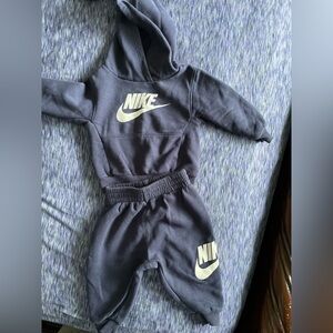 12m, Nike jogger